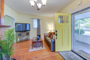 Charming Hampton Home about 7 Mi to Buckroe Beach!